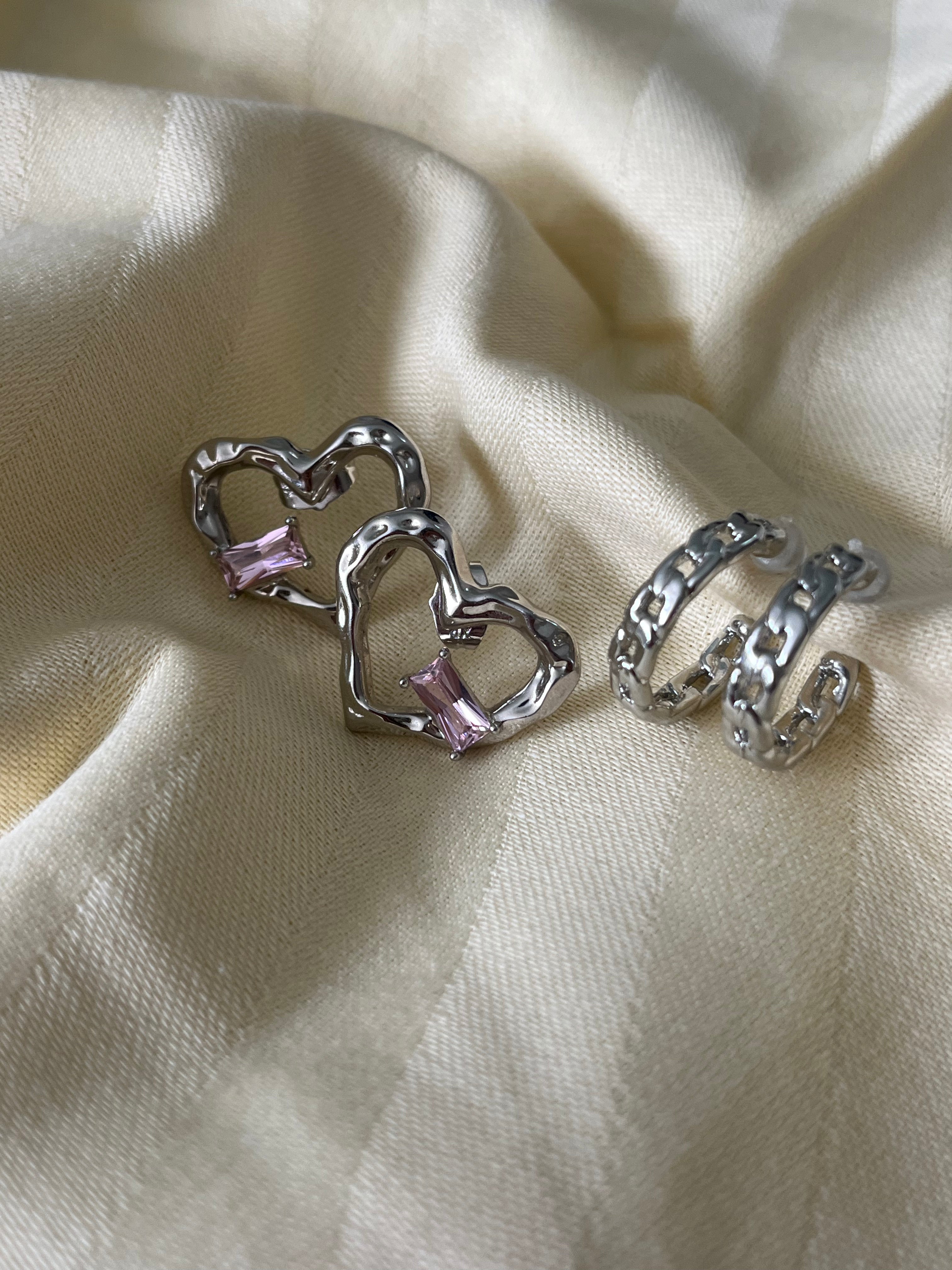 Kalp Çelik Küpe Kombin