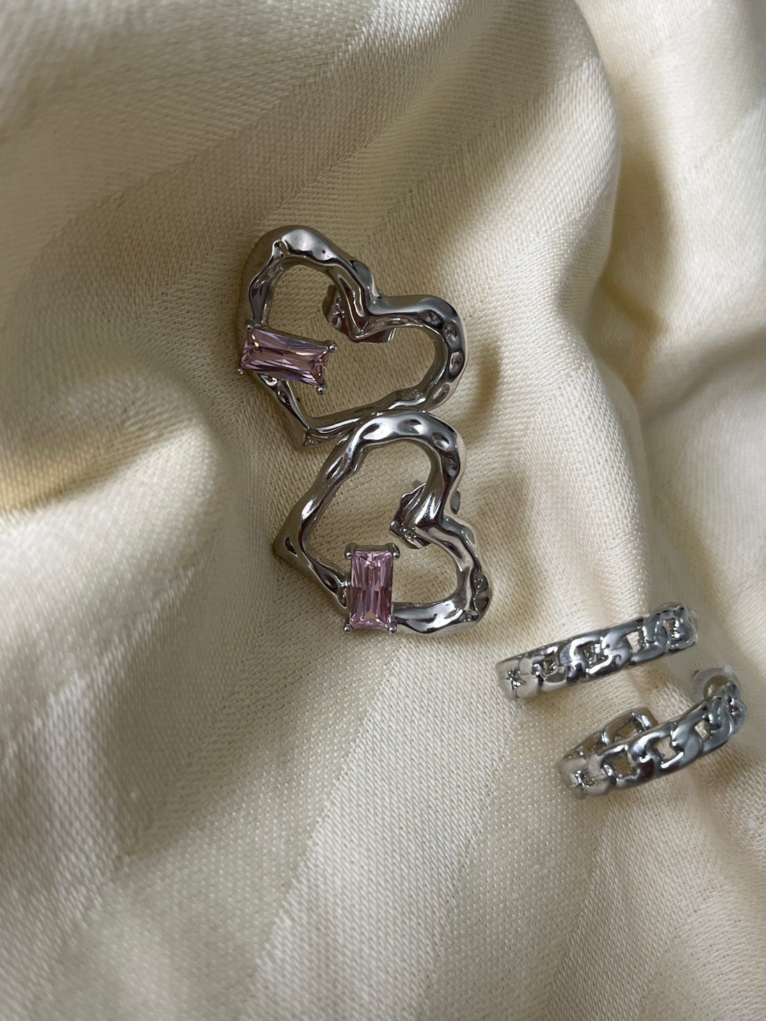 Kalp Çelik Küpe Kombin