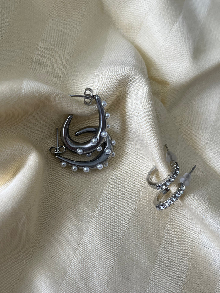 İnci Detay Çelik Küpe Kombini