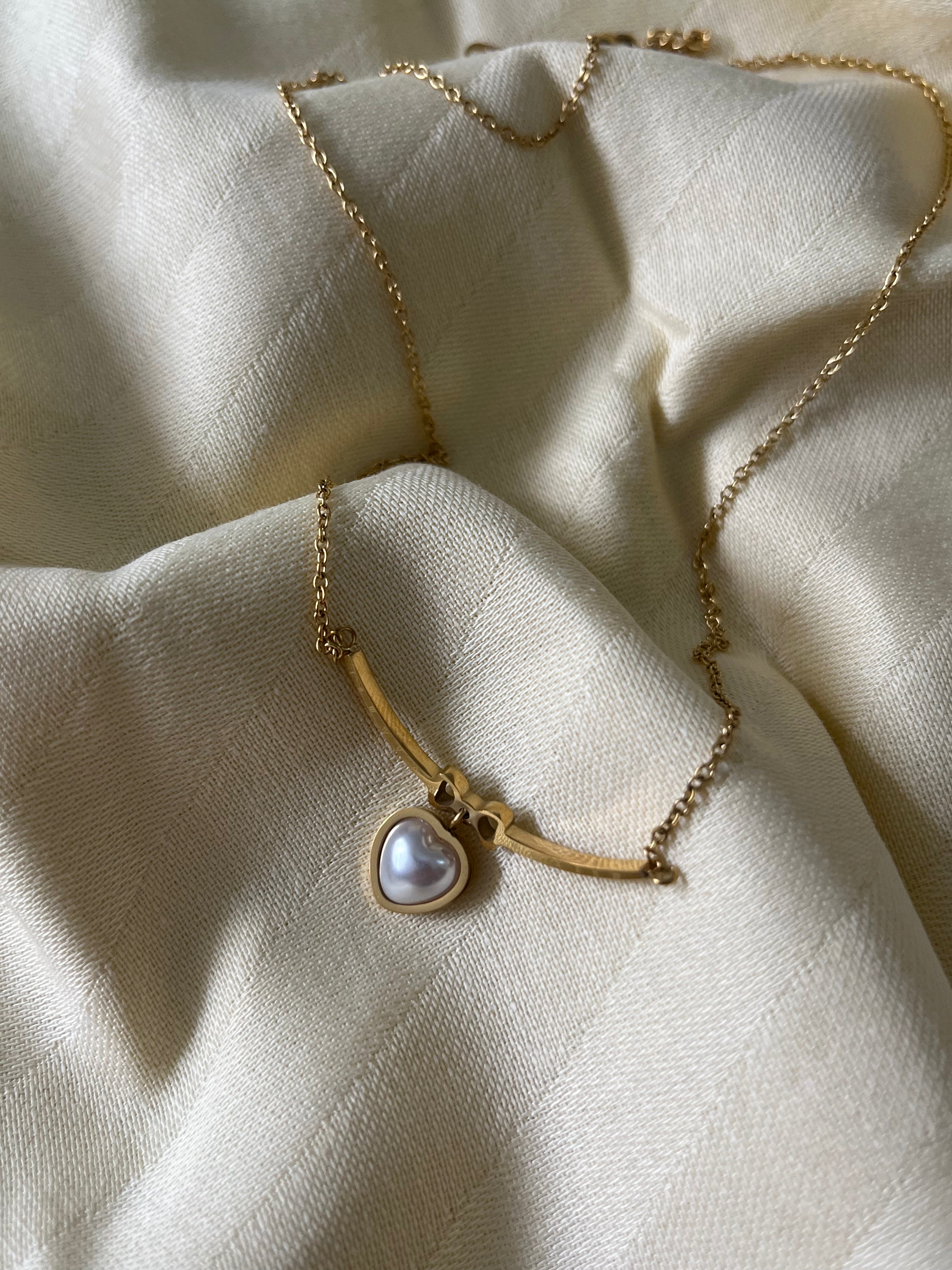 Zarif İnci Detay Çelik Kolye