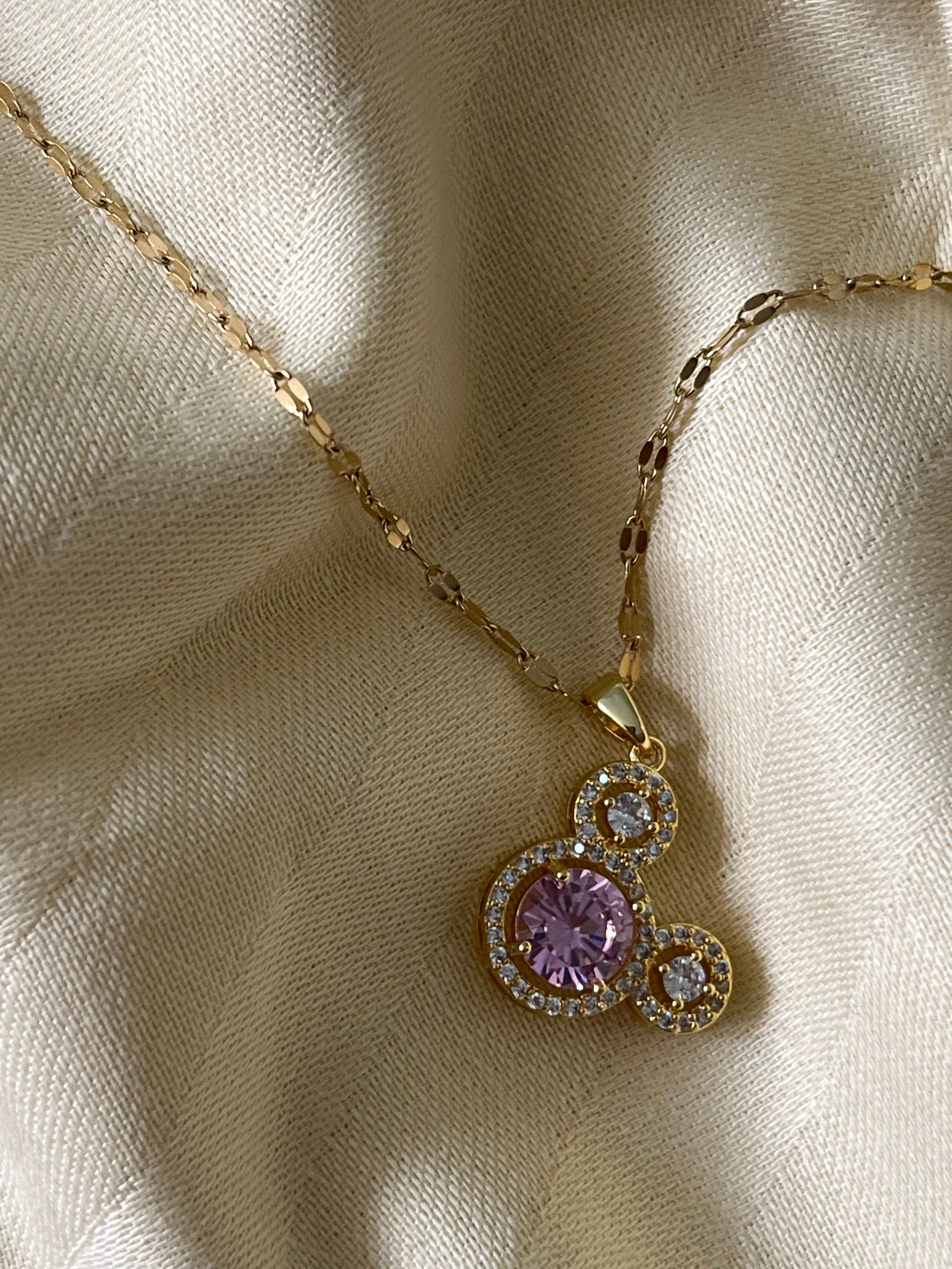 Mickey Pembe Taş Detay Çelik Kolye