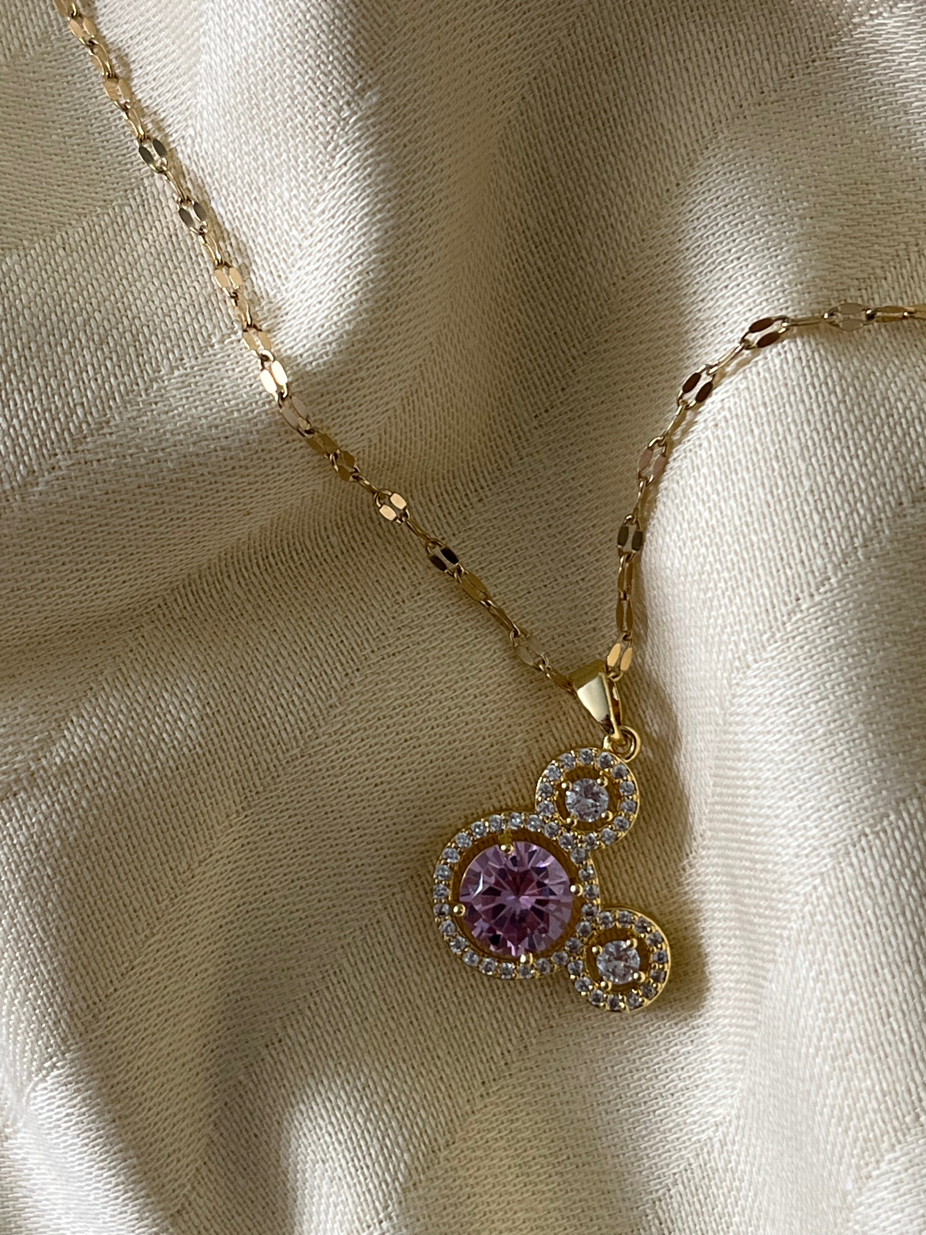 Mickey Pembe Taş Detay Çelik Kolye