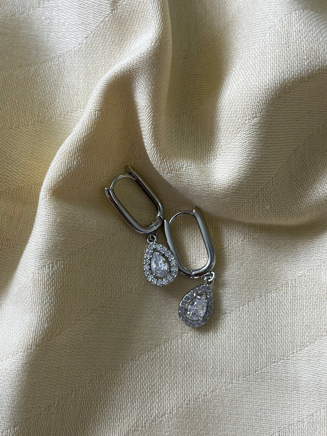 Su Damlası Çelik Küpe