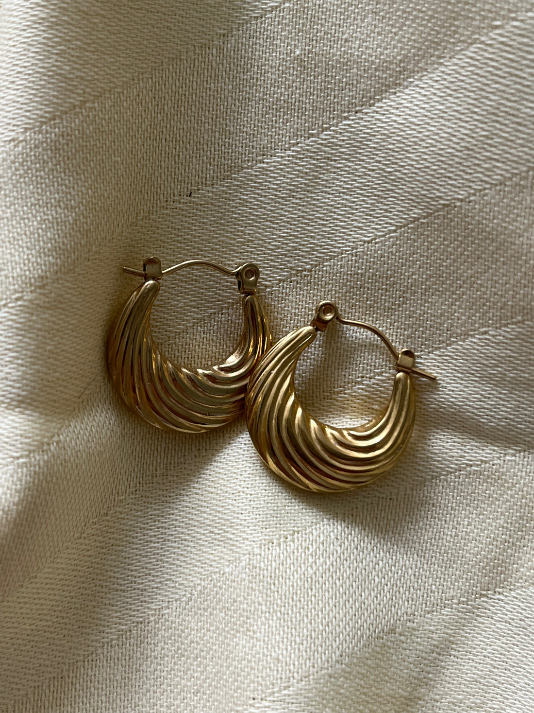 Çelik Gold Midye Küpe