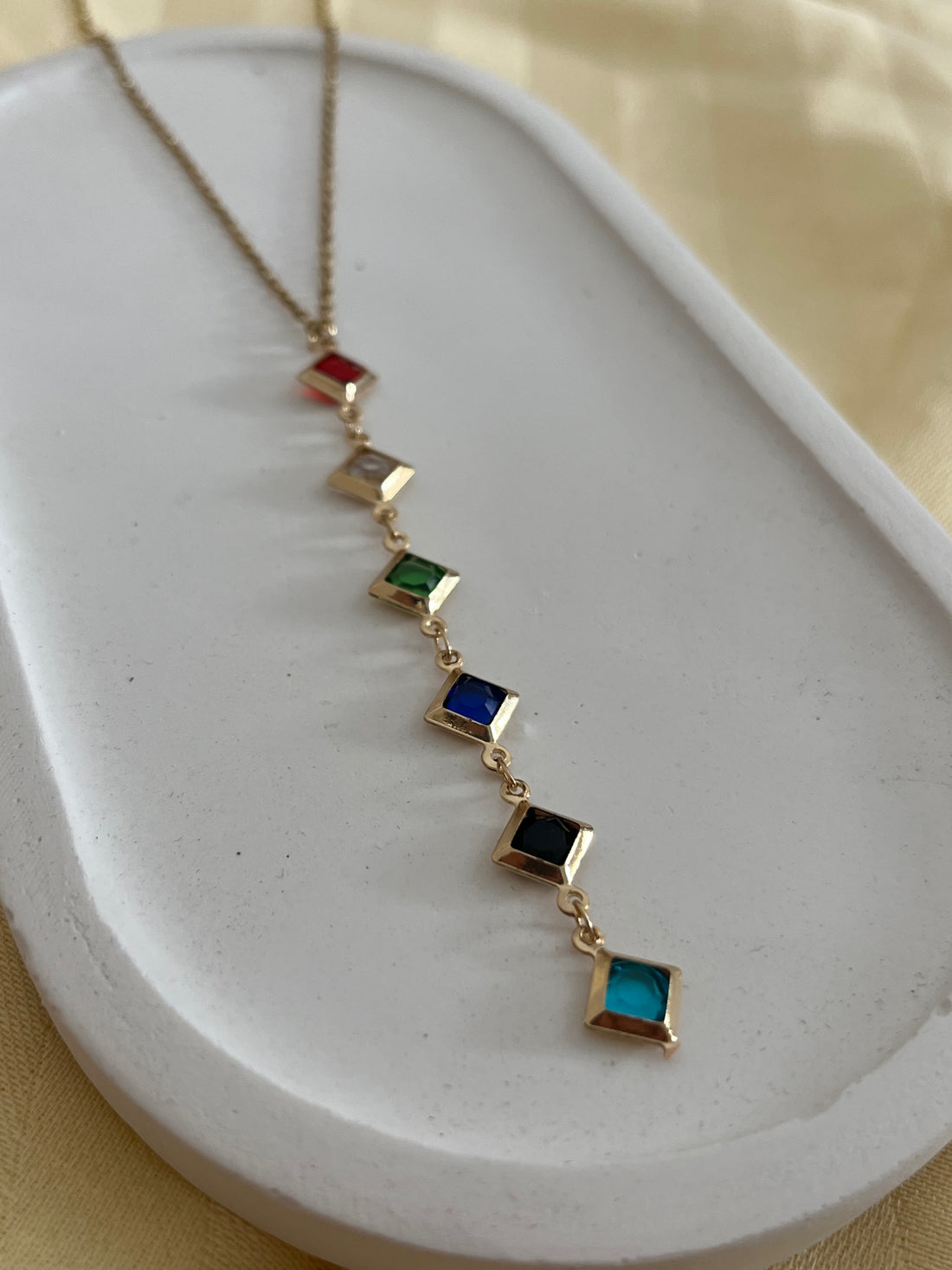 7 Element Dörtgen Kesim Çelik Kolye