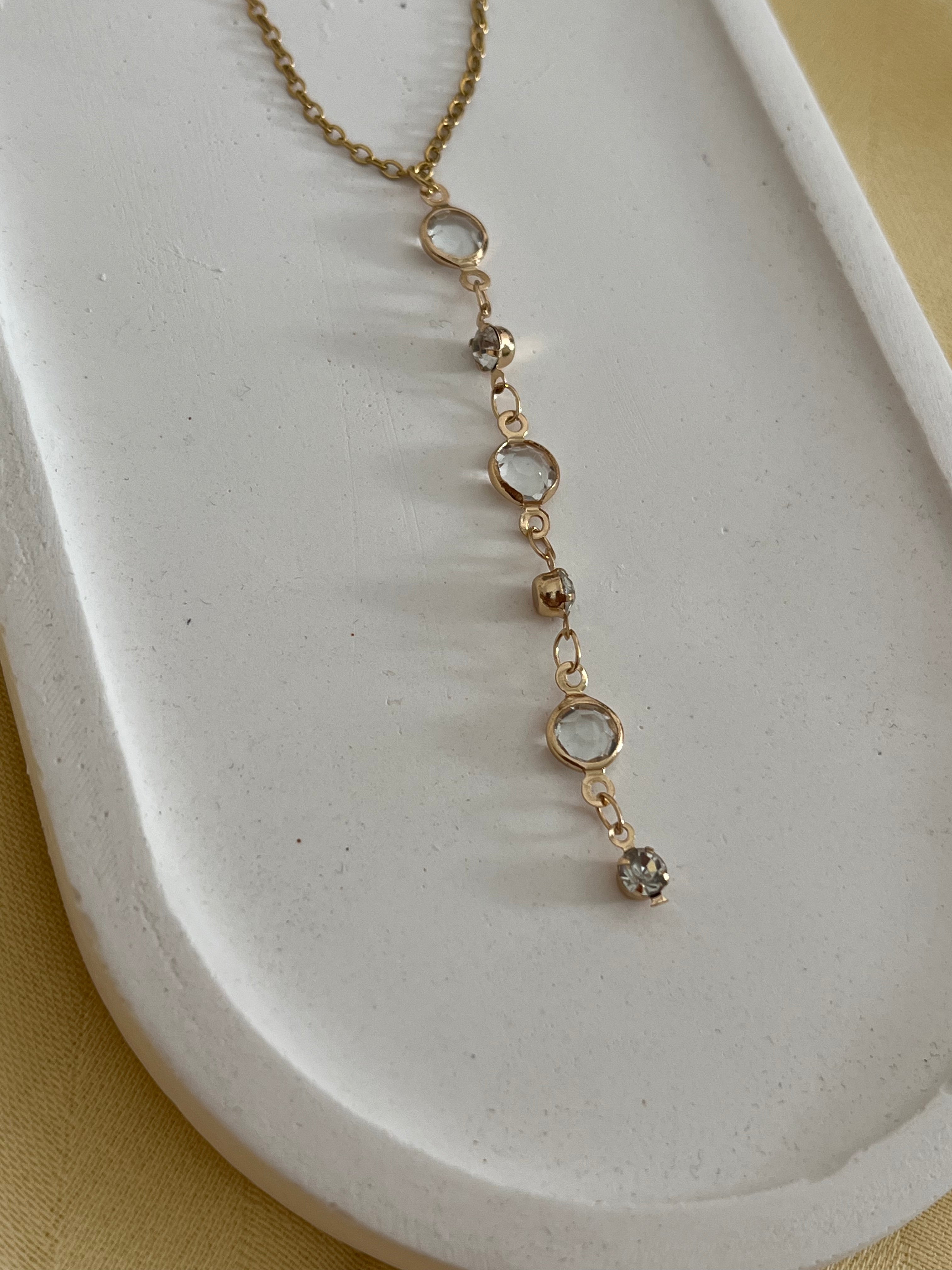 Şeffaf Taş Y Çelik Kolye