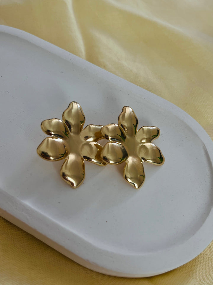 Çiçek Detay Şık Çelik Küpe