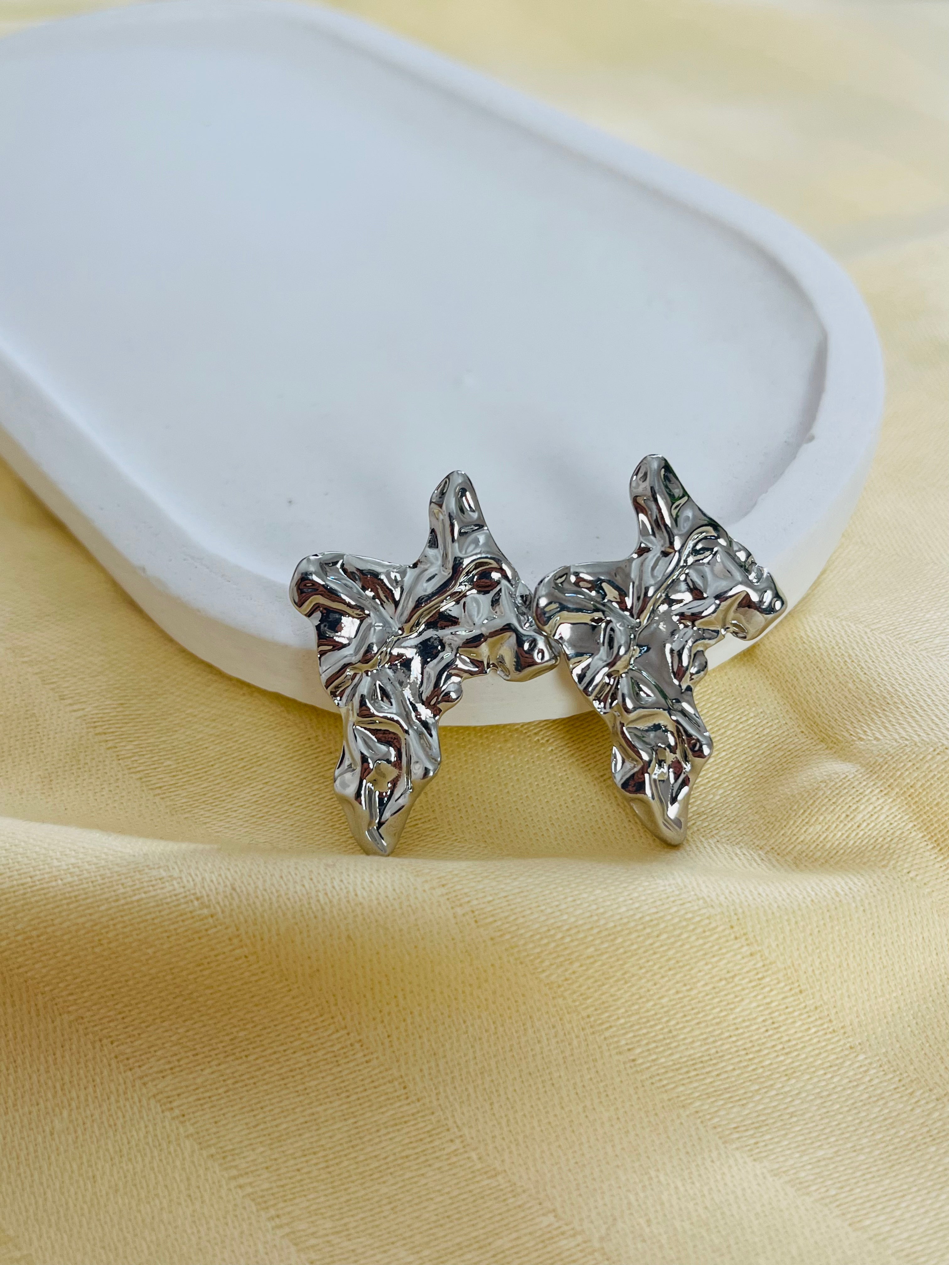 Asimetrik Çelik Küpe